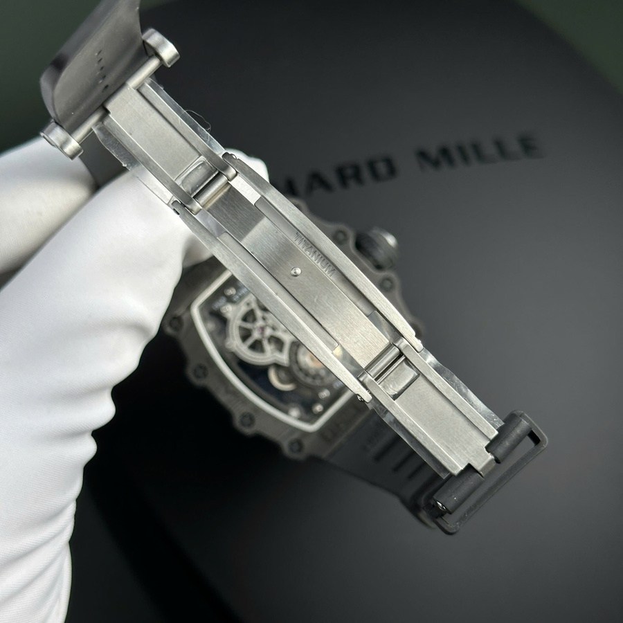 Inexpensive Replica Richard Mille RM 21-01 Tourbillon Aerodyne Titanium & Carbon TPT RMF 42.68mm X 50.12mm — image 8