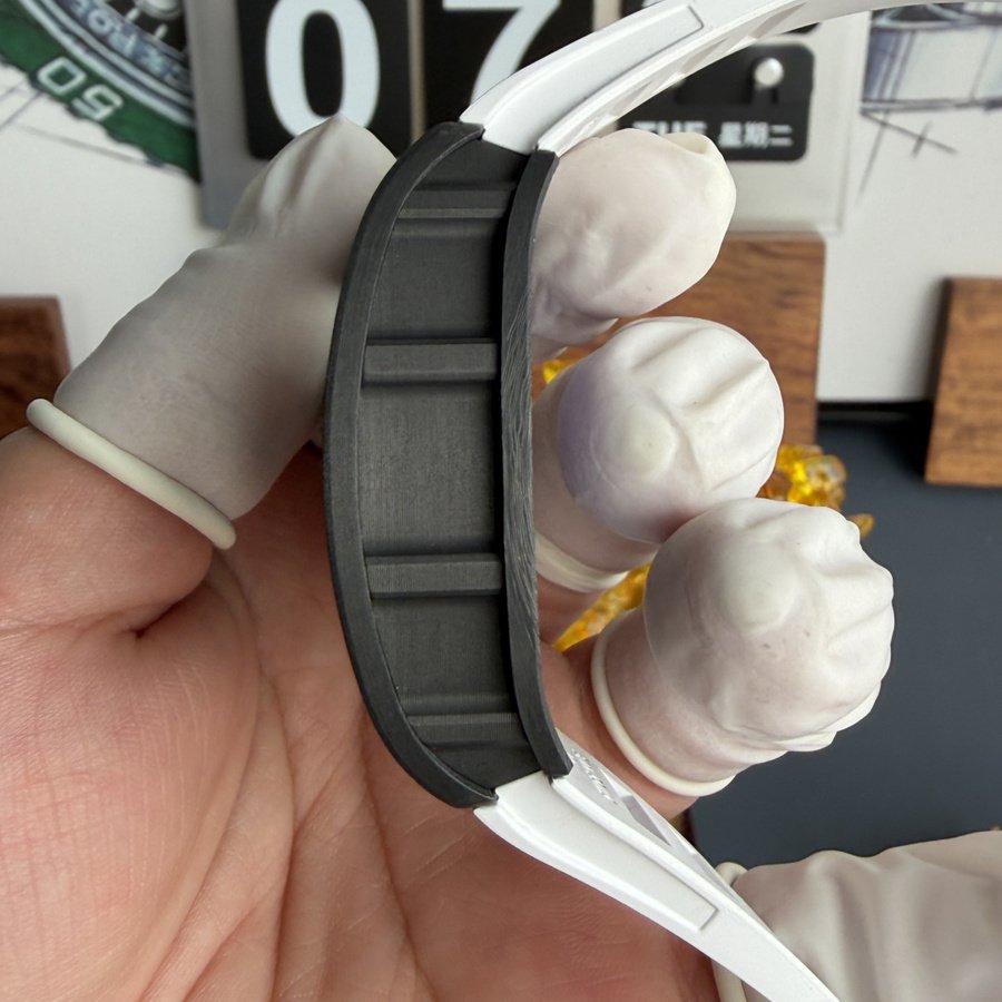 Must-have Counterfeit Richard Mille RM 055 Bubba Watson Yas Marina Circuit Carbon NTPT Vaucher Movement 42.7mm X 49.9mm — image 6