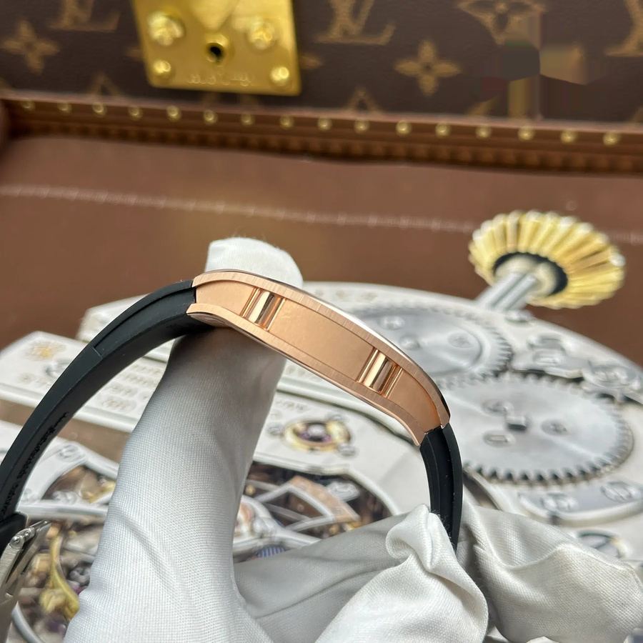 Quality Replica Richard Mille RM 67-01 Extra-Flat Rose Gold with Gemstones Moissanite 38.7mm X 47.5mm — image 11