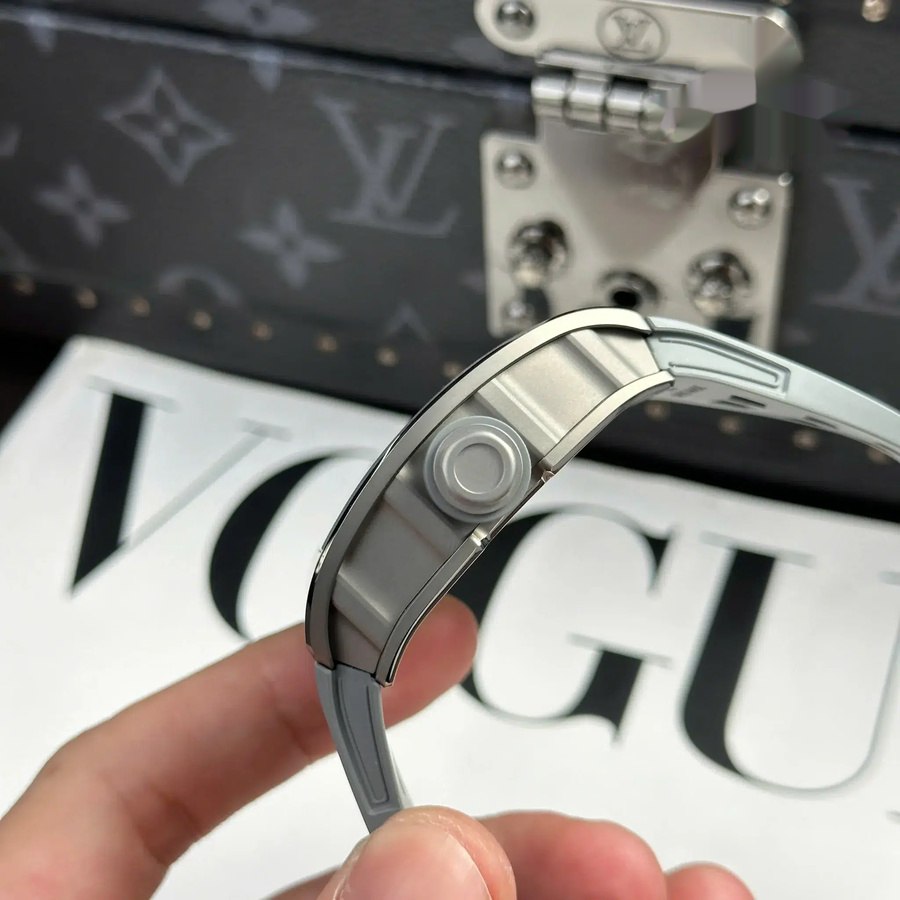 Understated Richard Mille RM 055 Bubba Watson Titanium & Ceramic Grey ZF 42.7mm — image 9