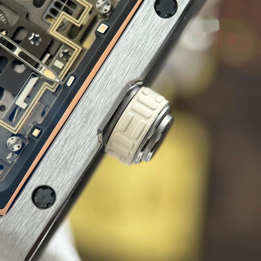 Valuable Fake Richard Mille RM 16-02 Titanium Extra-Flat White Rubber Band 36 X 45mm — image 8