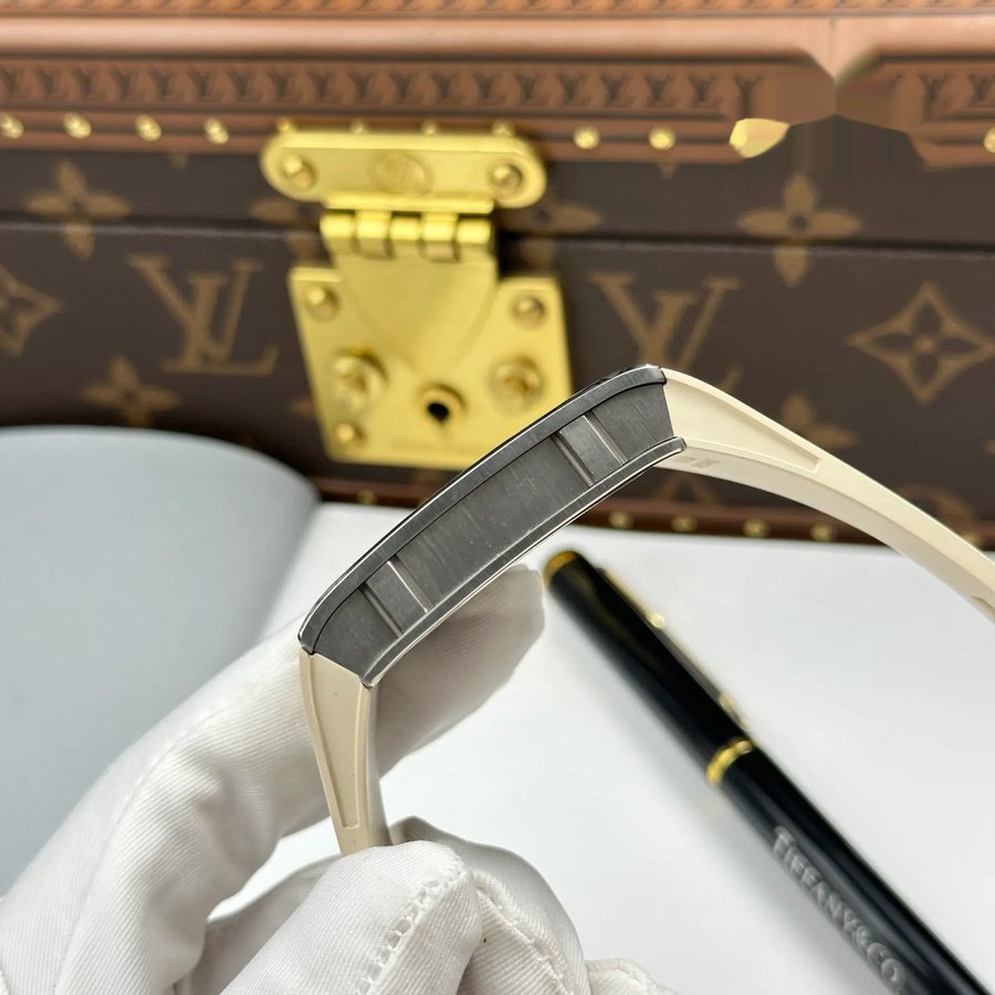 Valuable Fake Richard Mille RM 16-02 Titanium Extra-Flat White Rubber Band 36 X 45mm — image 9