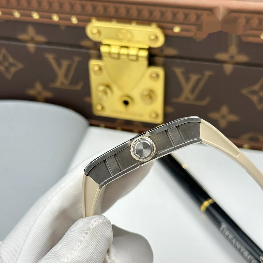 Valuable Fake Richard Mille RM 16-02 Titanium Extra-Flat White Rubber Band 36 X 45mm — image 10
